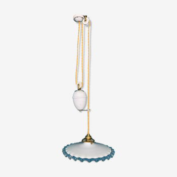 Suspension monte et baisse en opaline