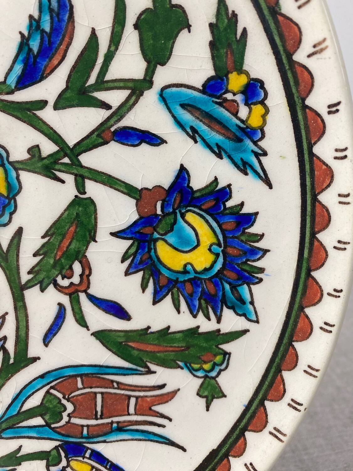Iznik earthenware dish