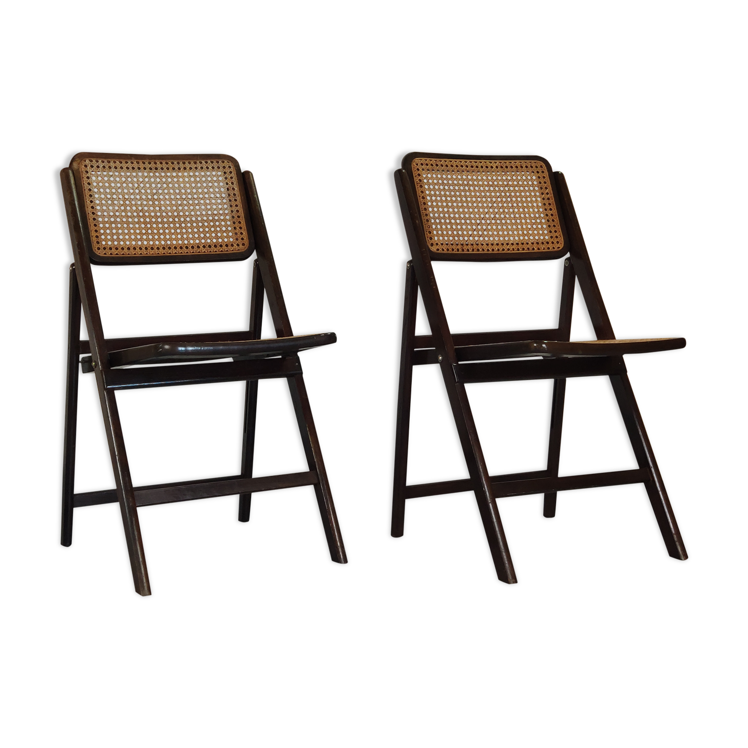 Pair of folding chairs canned