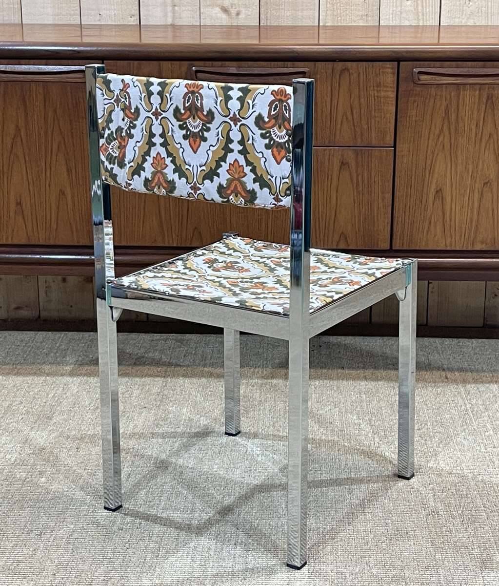 Chaise chromée des années 70