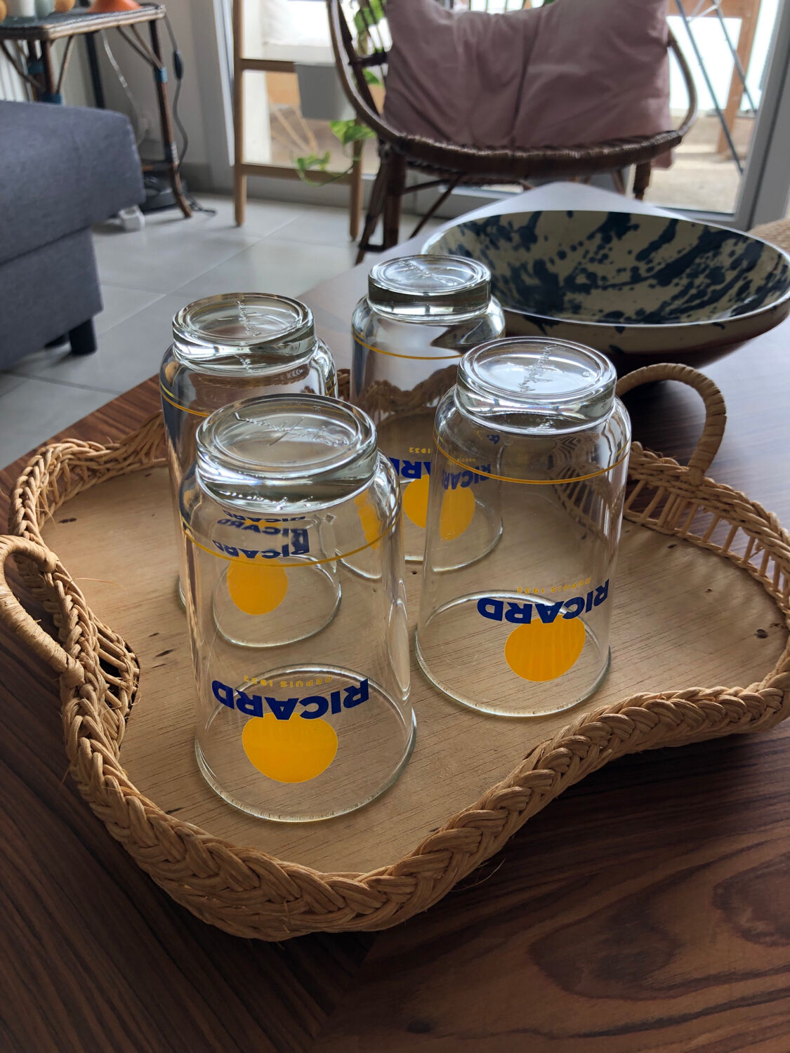 Petit plateau en rotin