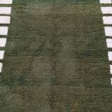Handwoven Moroccan rug, natural wool, 250cm x 150cm, elegant decoration.