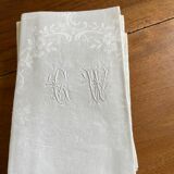 12 GW monogram table seviettes