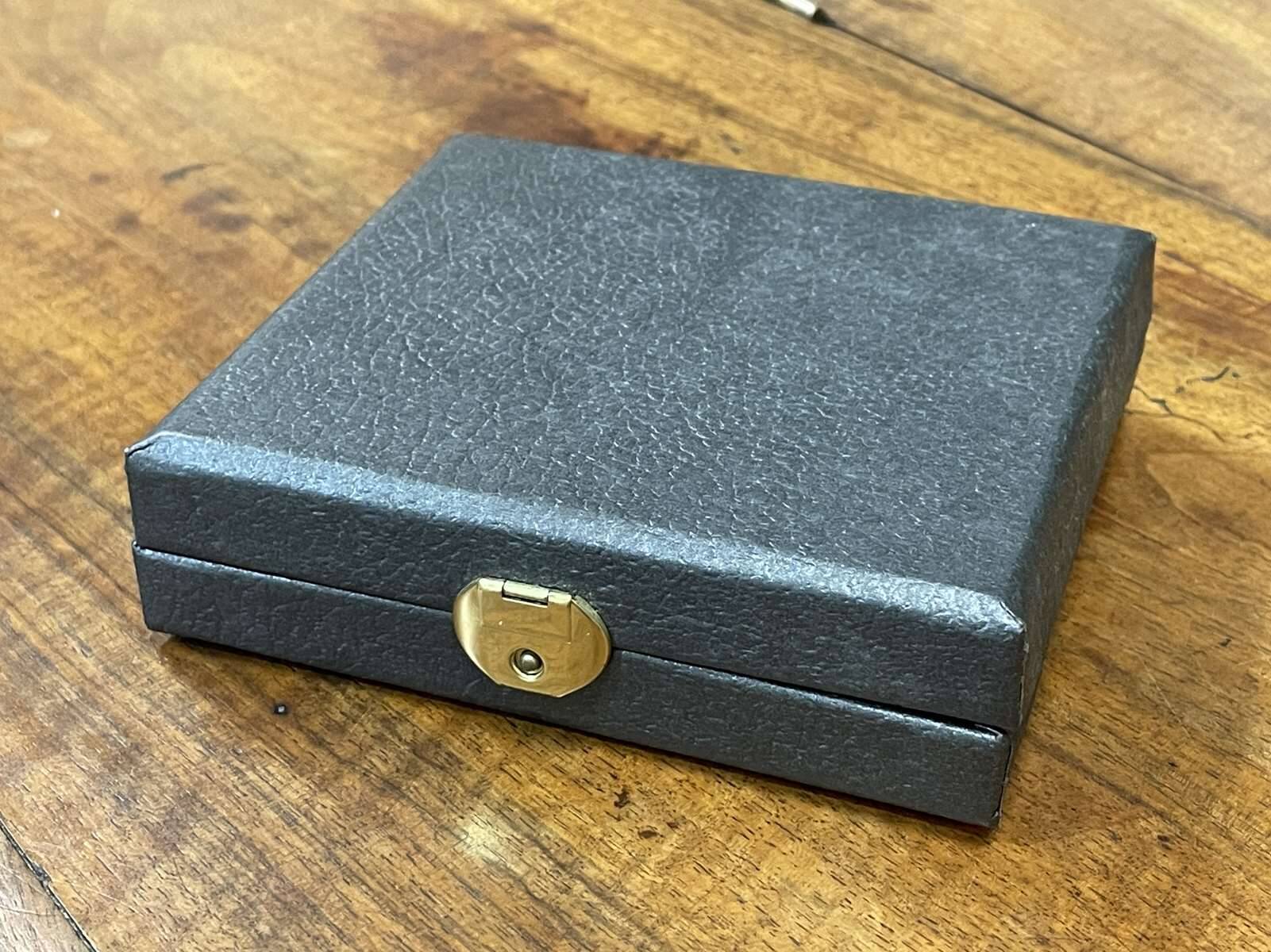 Series of 12 teaspoons in silver metal with their box