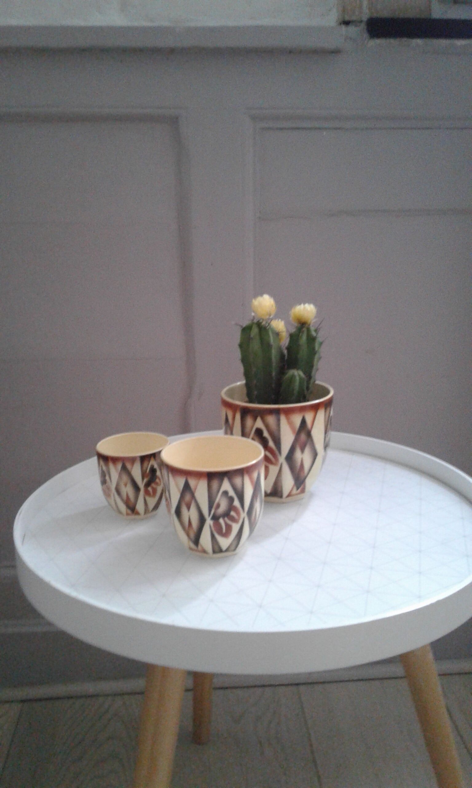 Hidden art deco pots