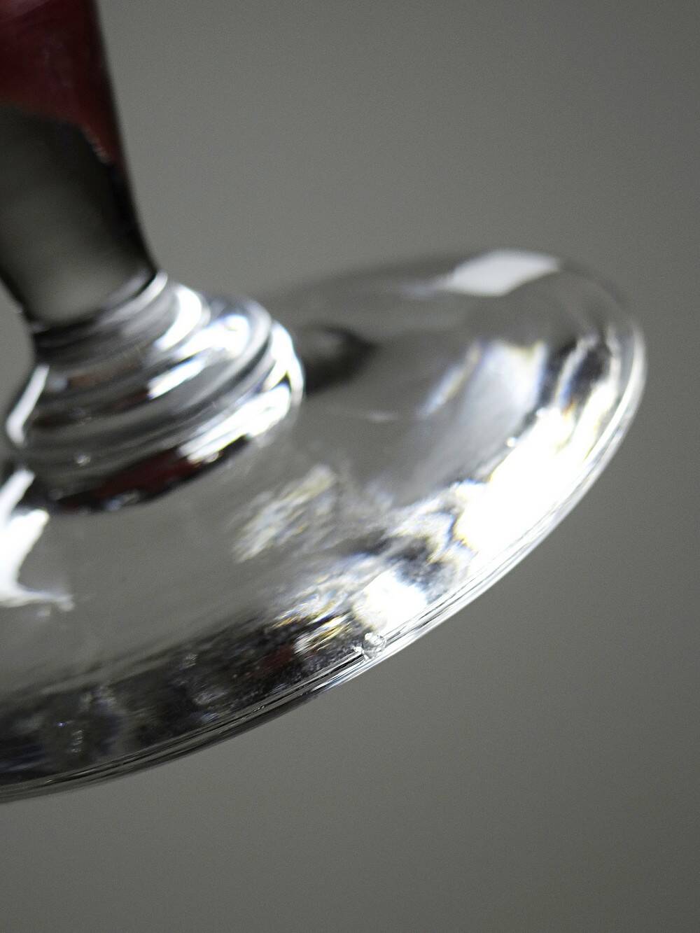 Set of 6 antique fine crystal champagne glasses, star engraved, 19th-20th century.