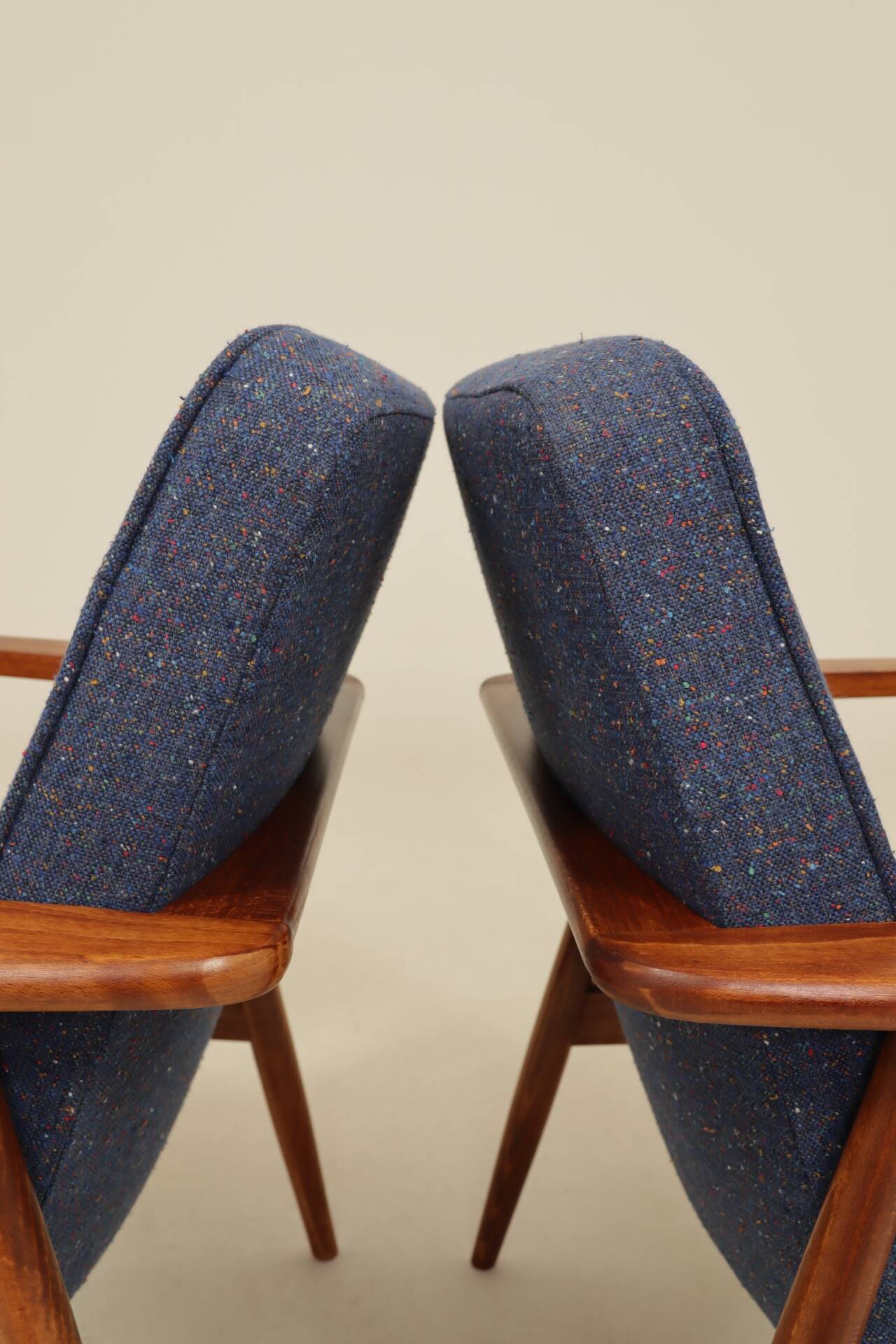 Paire de fauteuils scandinave vintage bleu marine tweed 