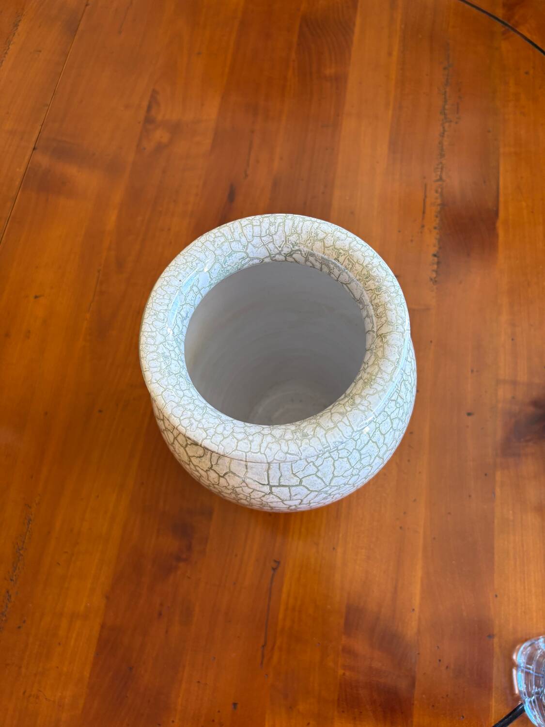 Emerald-colored enameled vase