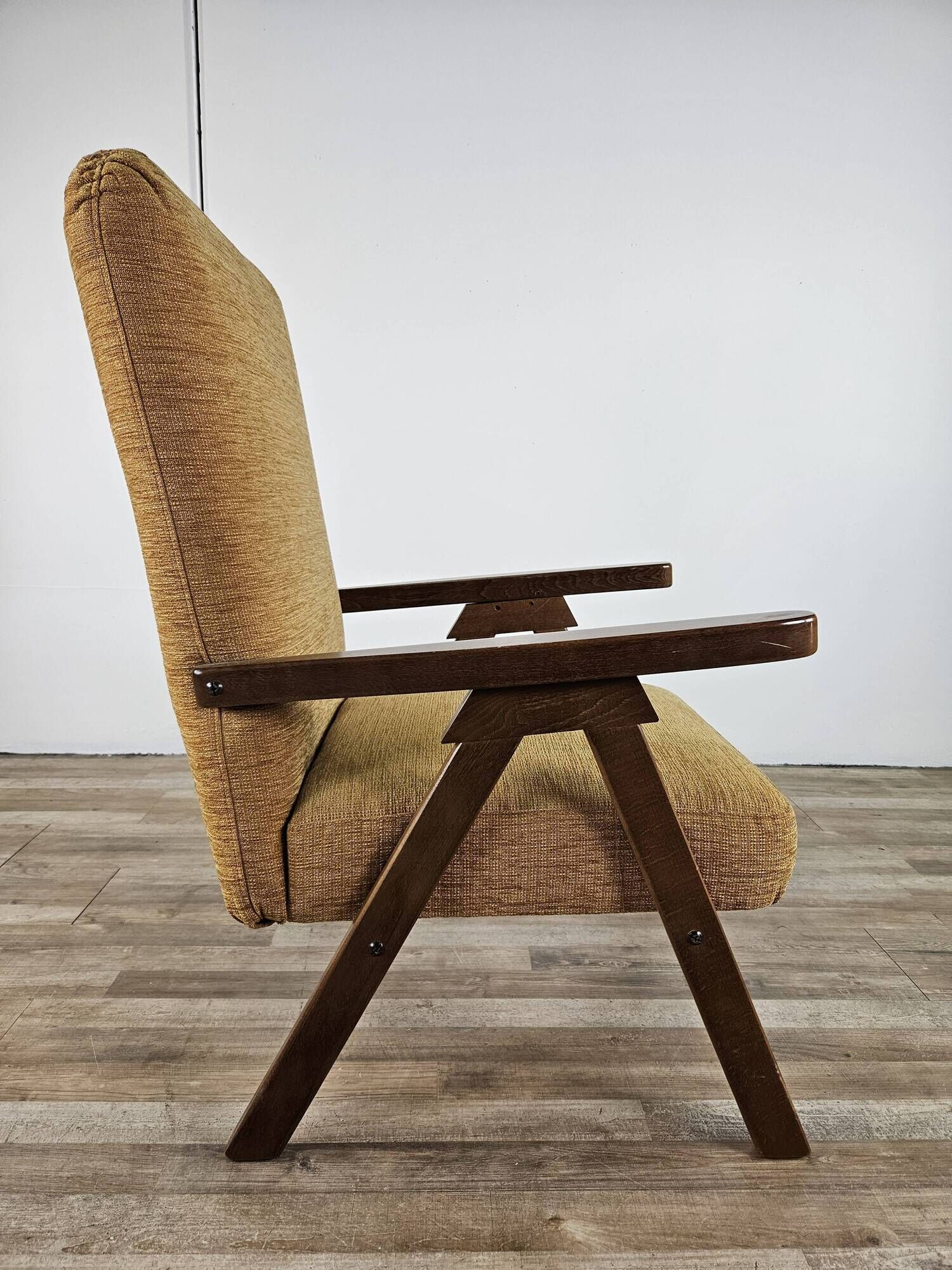 Fauteuil inclinable en bois et tissu des années 70