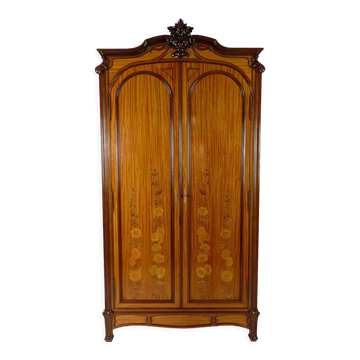 Armoire Art Nouveau marquetée en acajou, France, circa 1900