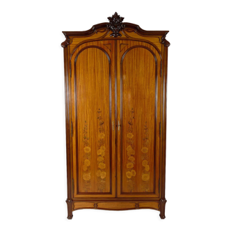 Armoire Art Nouveau marquetée en acajou, France, circa 1900