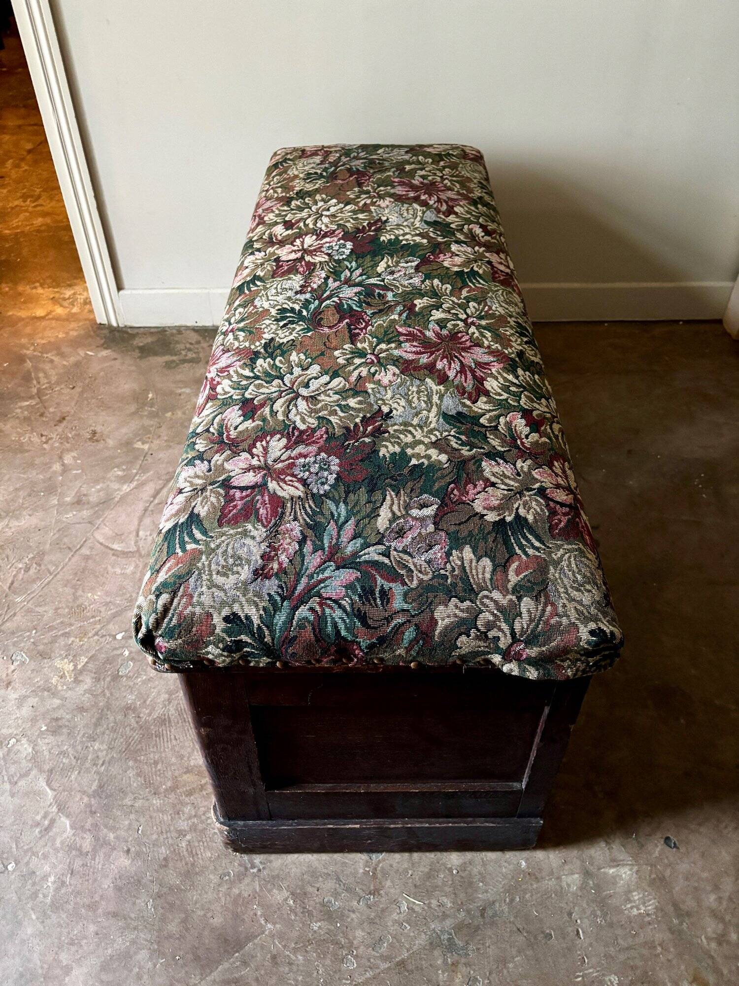 Dark wood and floral jacquard storage bench
