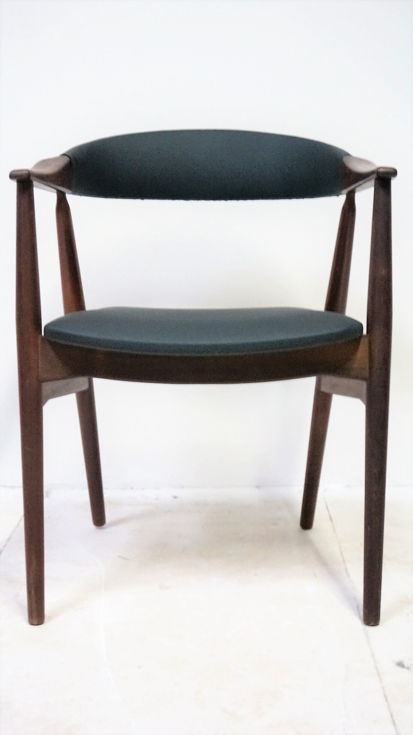 Chair teak th. Harlev