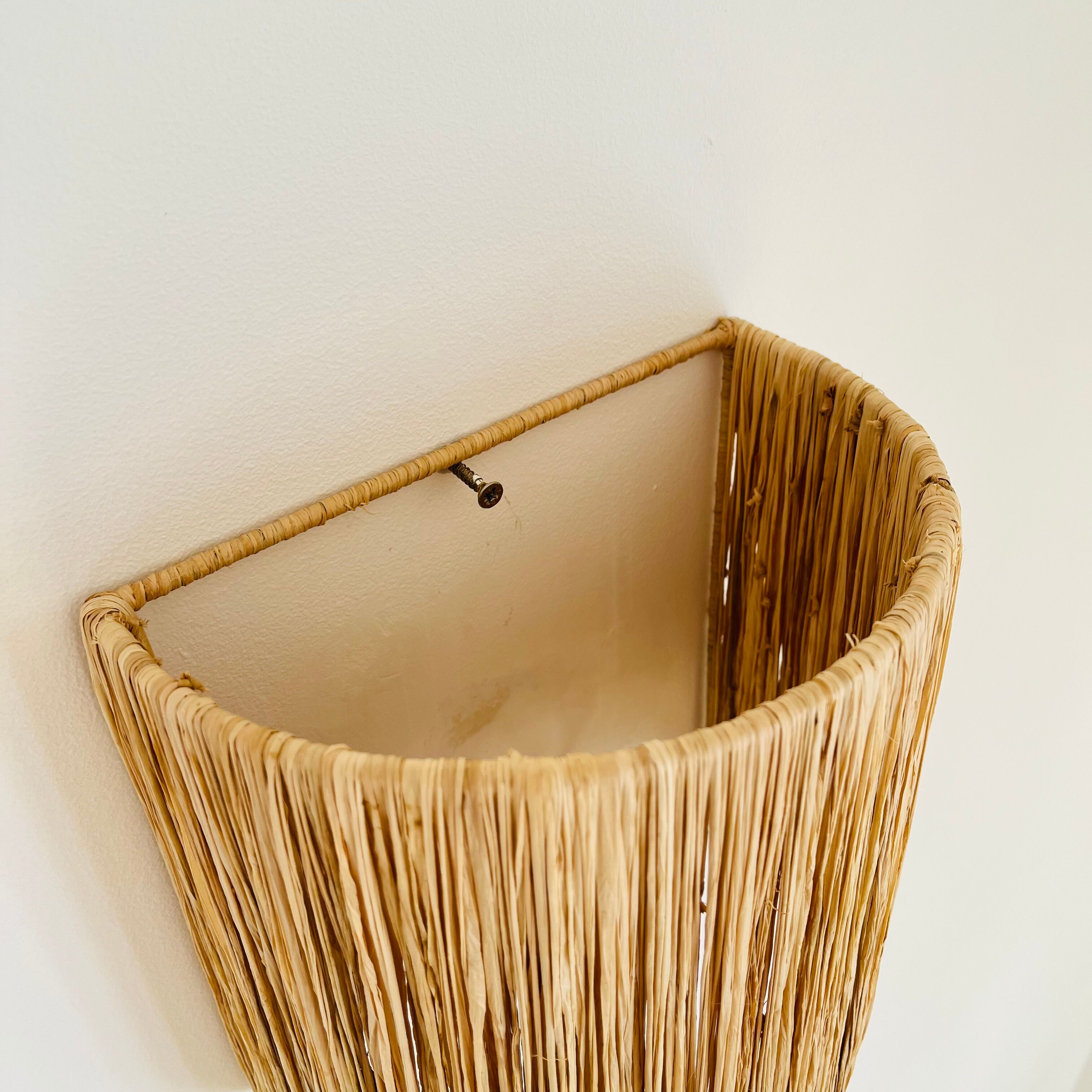Raffia wall lamp