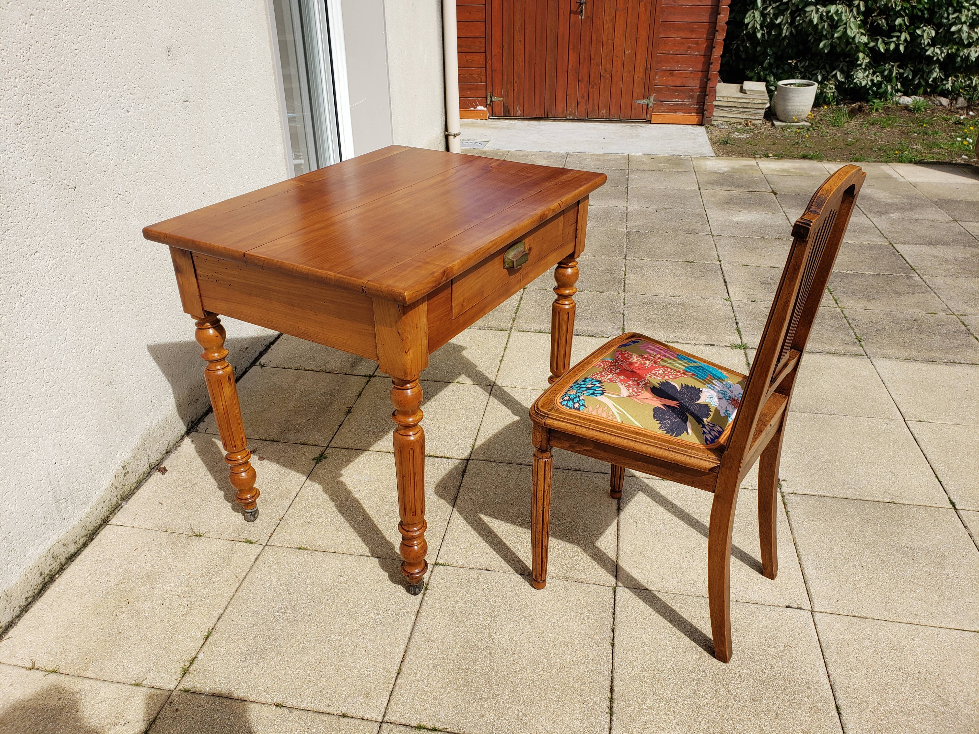 Side table or small desk with chair