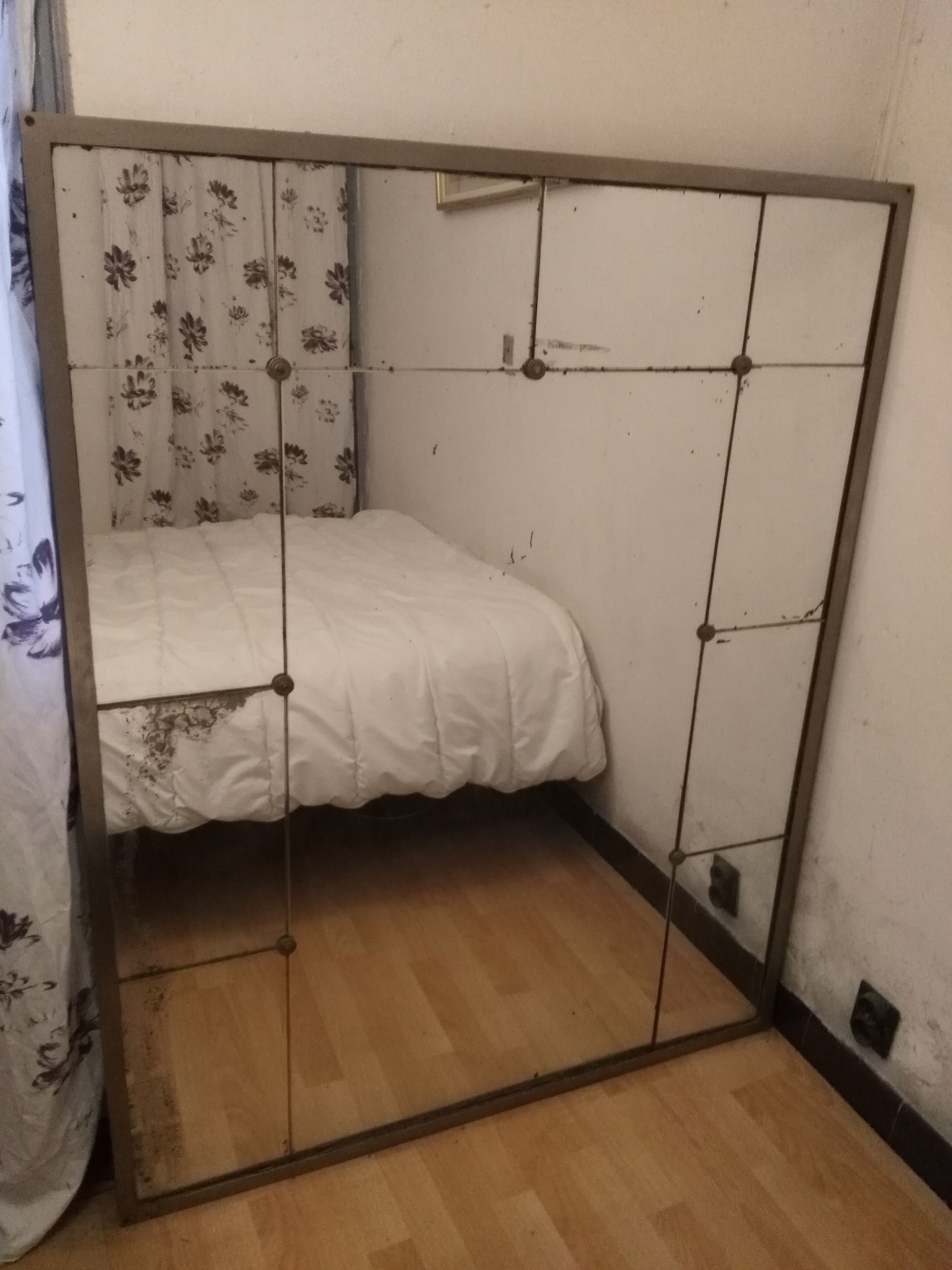 Mirror in the 20 / 30-110 x 138 cm