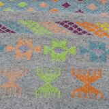 Multicolored Berber-patterned grey carpet  182x117cm