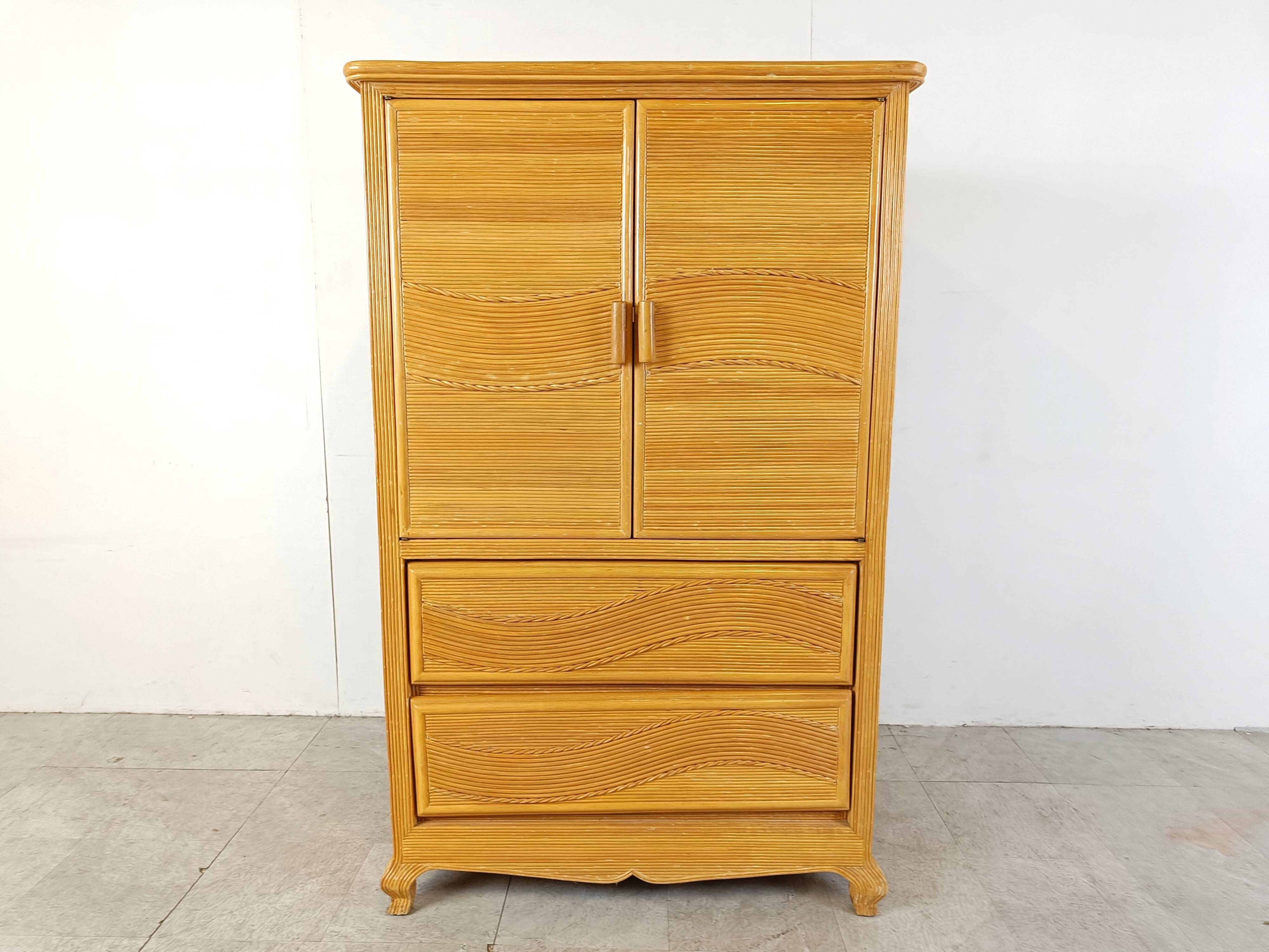 Armoire en plaquage de rotin, 1970