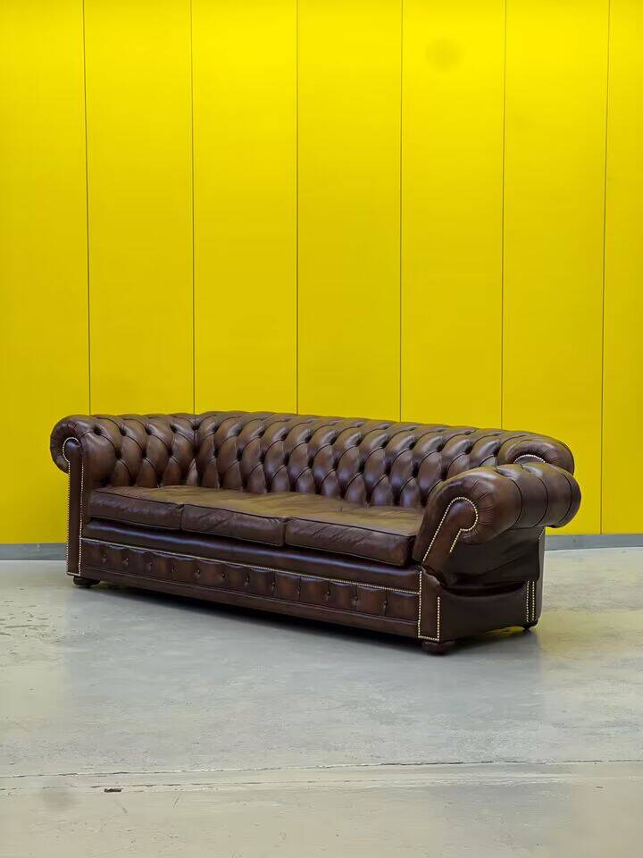 Original English Chesterfield 3-Seater Sofa – Handcrafted Brown Leather