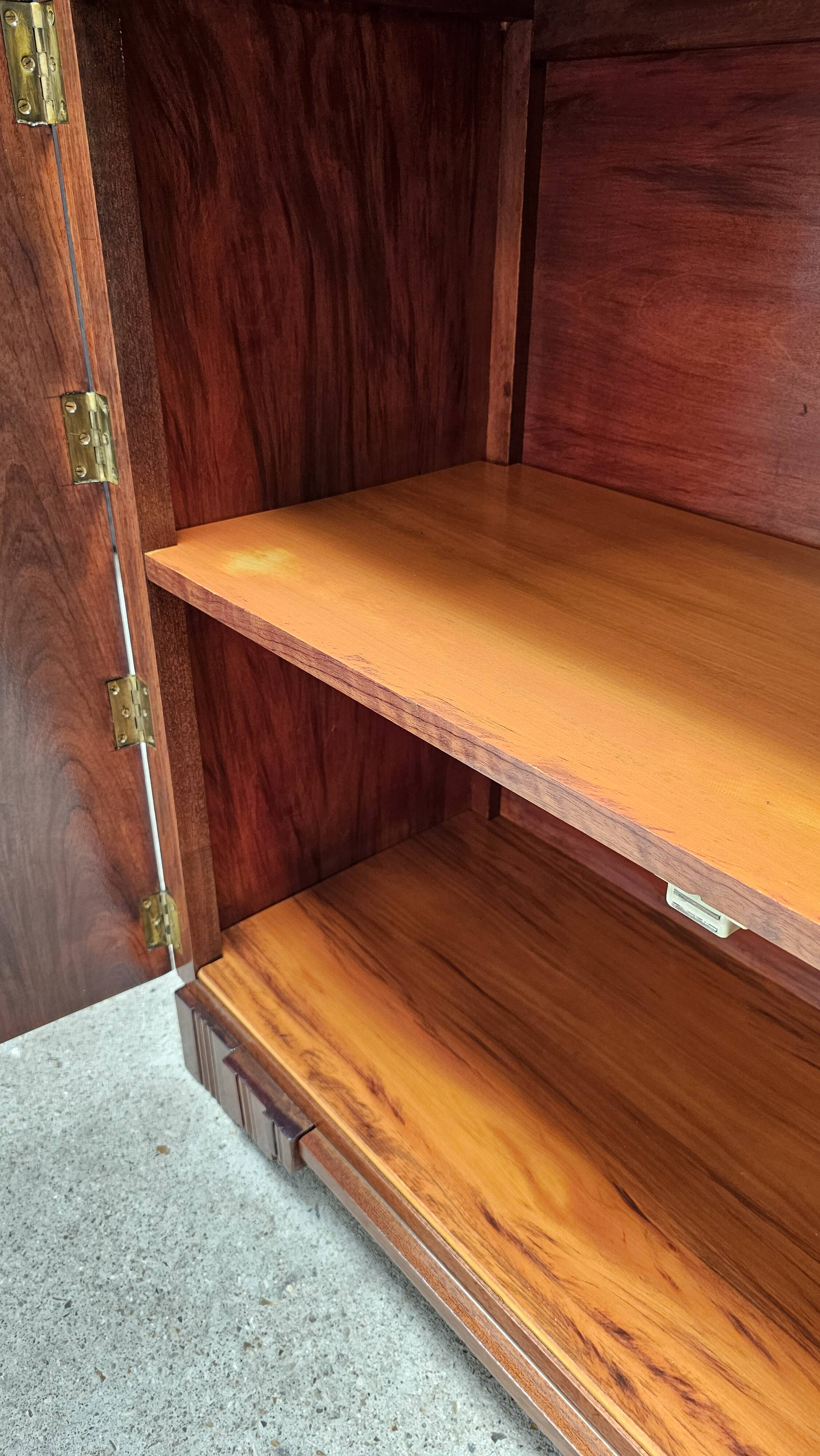 Art Deco buffet by Saddier & Fils in solid rosewood and veneer.