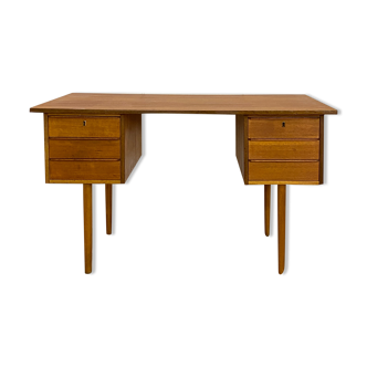 Vintage Scandinavian office