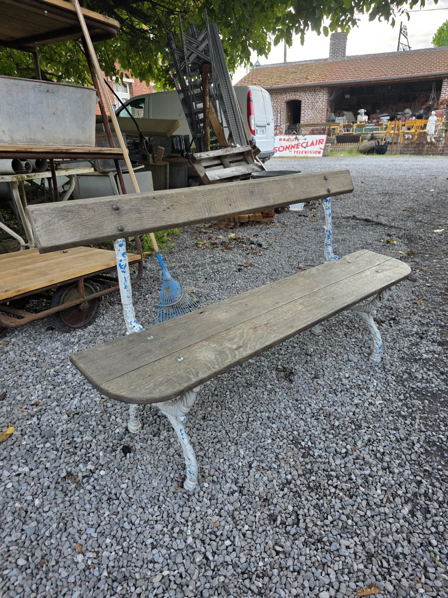 Old garden bench in cast iron and oak