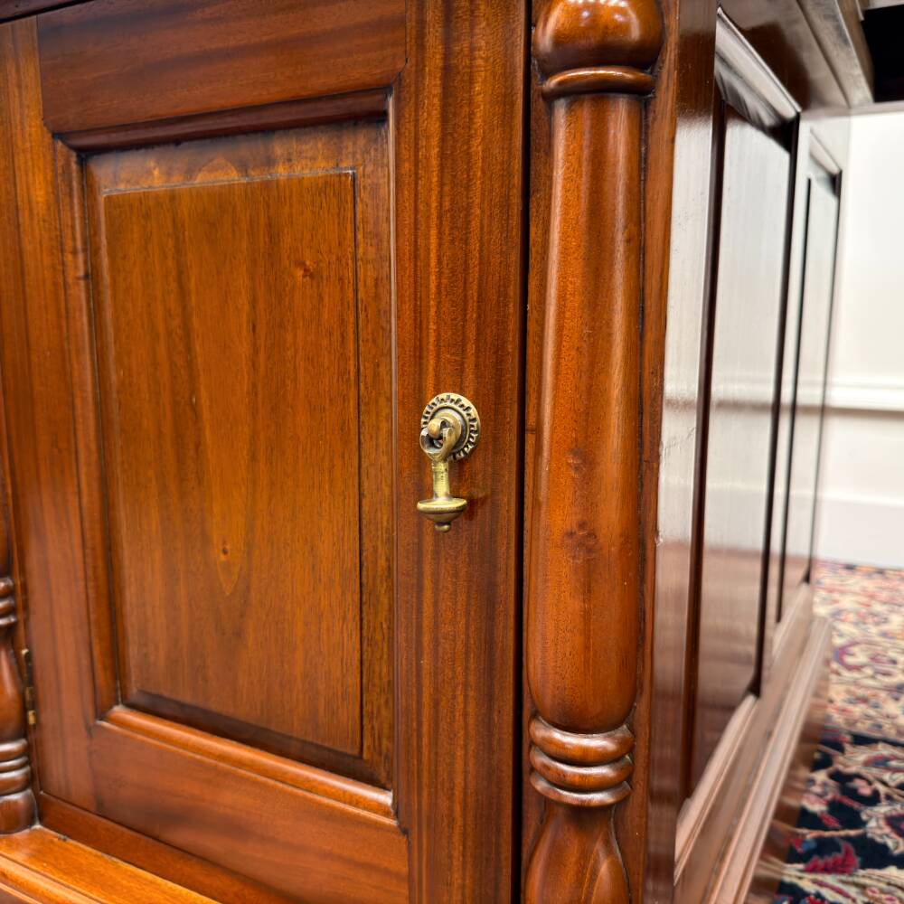 Classic English Desk Brown Leather