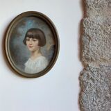 Portrait d’une jeune fille, signé, XX siècle
