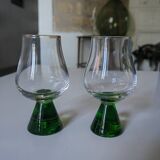 Verres avec pieds en ouraline