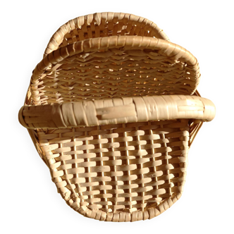 Round rattan basket with two lids