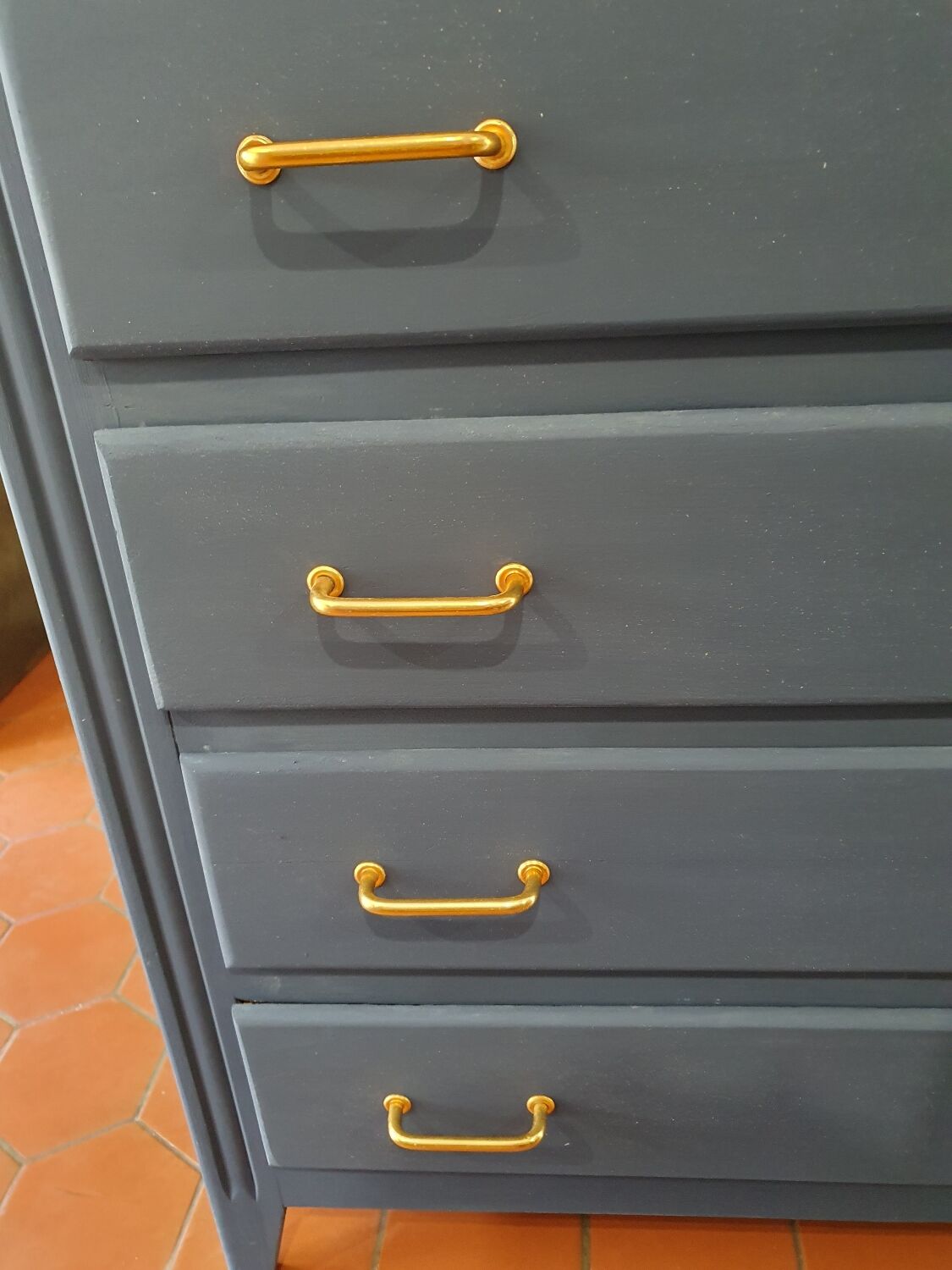 Vintage chest of drawers