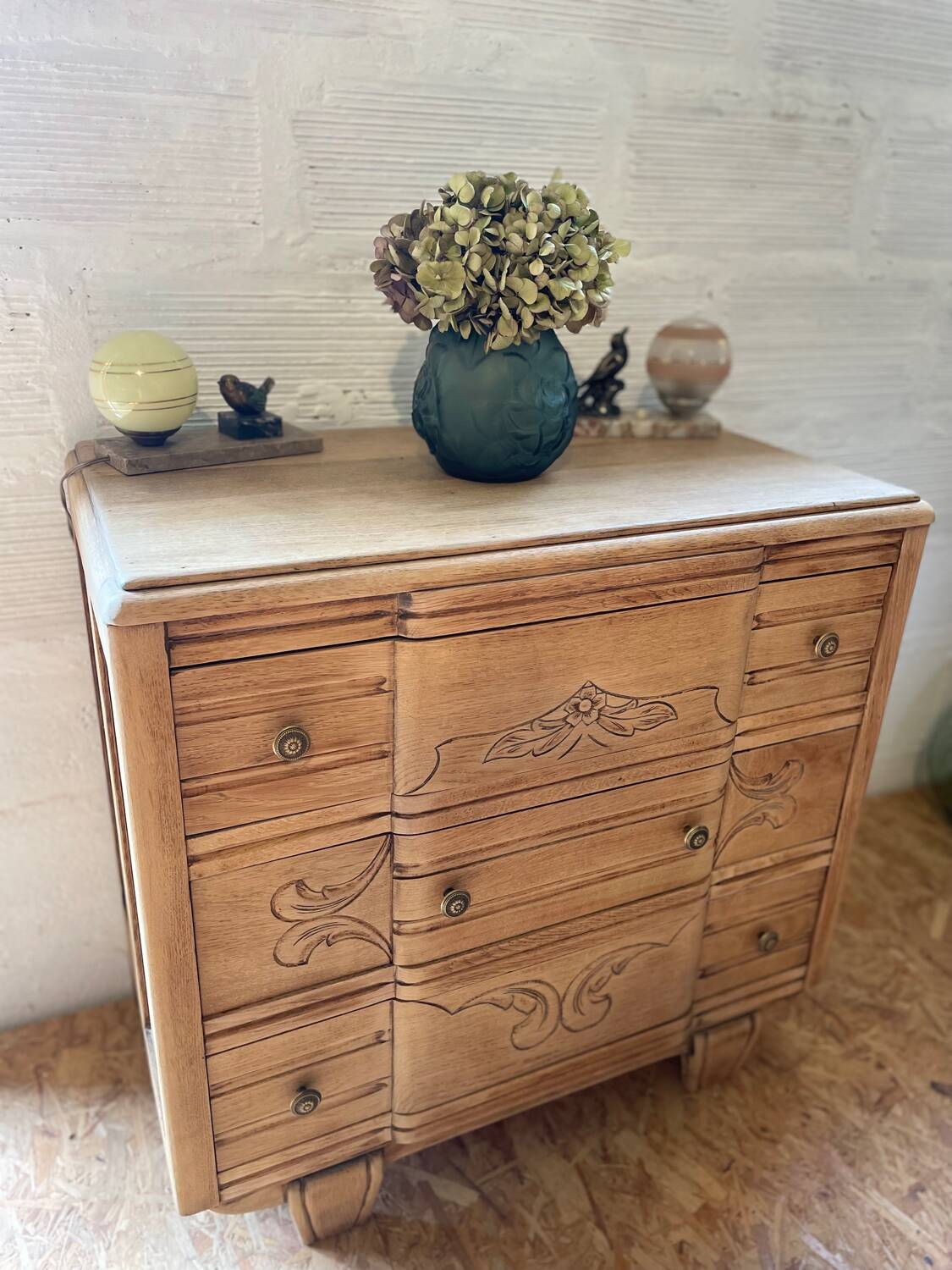 Chest of drawers
