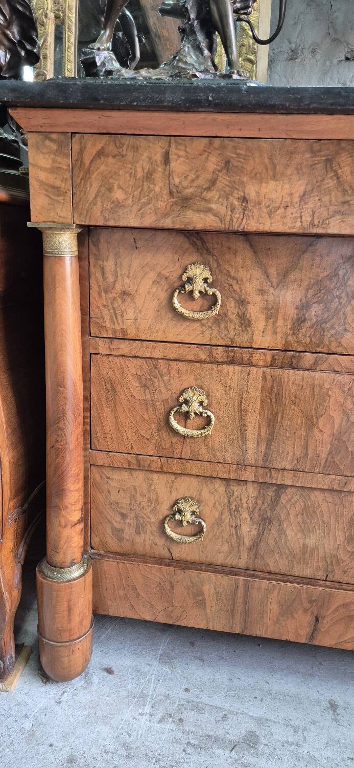 Empire-style chest of drawers with 4 drawers in light walnut, 19th century.