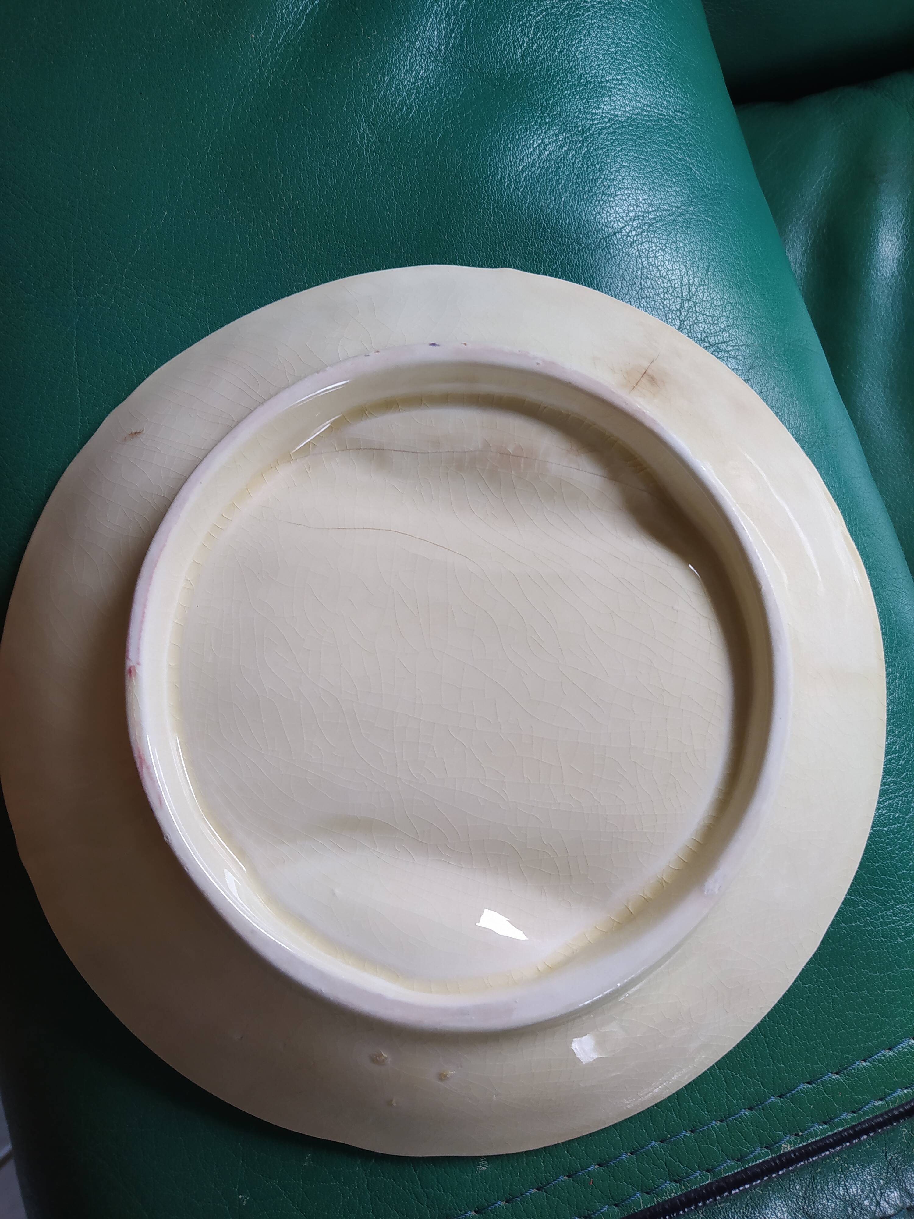 Old plate dabbling asparagus