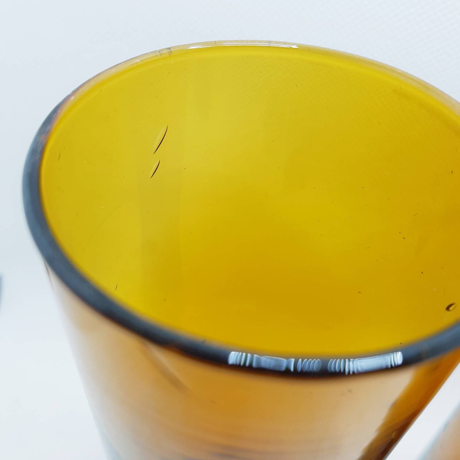6 grands verres en ambre soufflé bouche