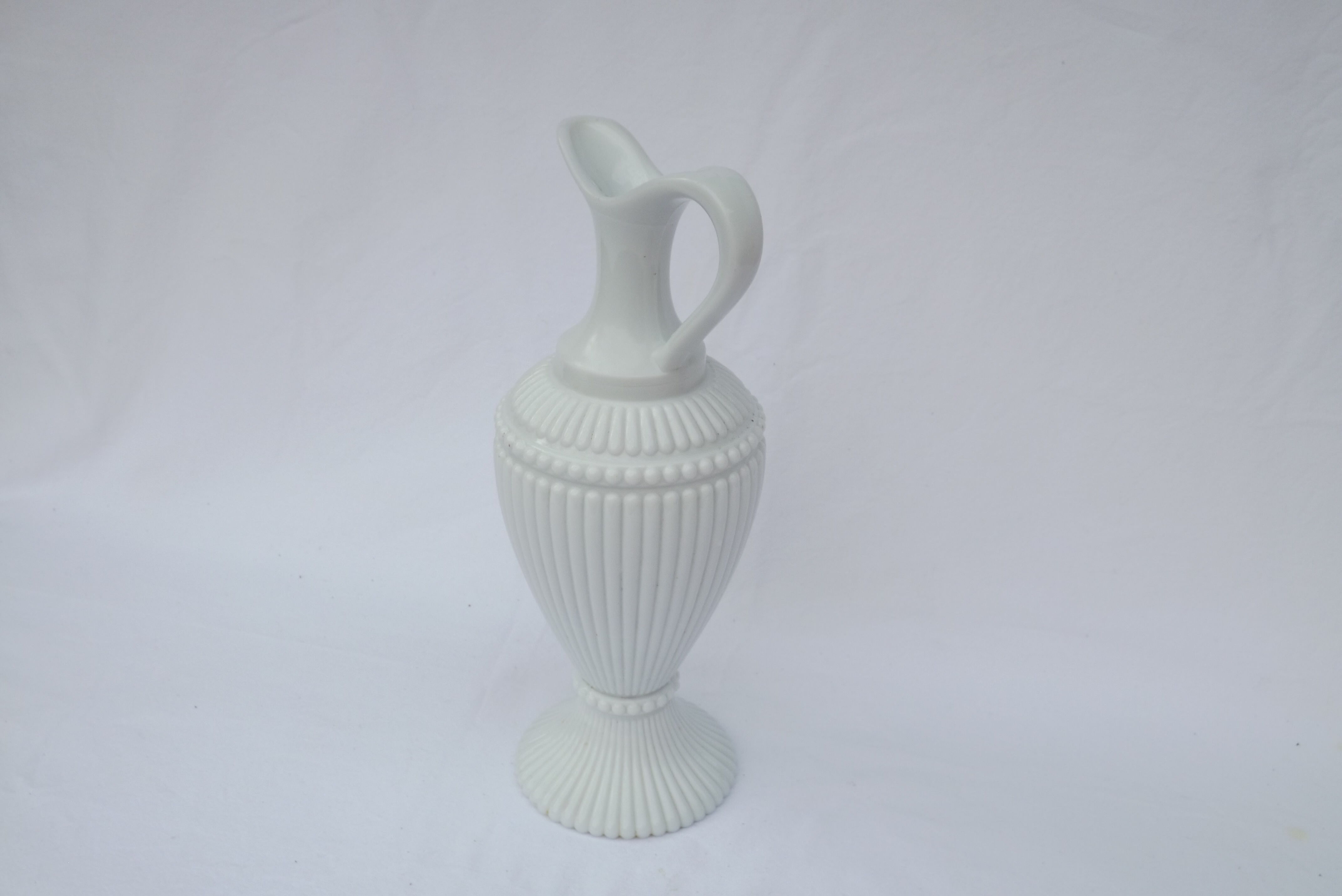 Pitcher vintage glass white opalin way porcelain