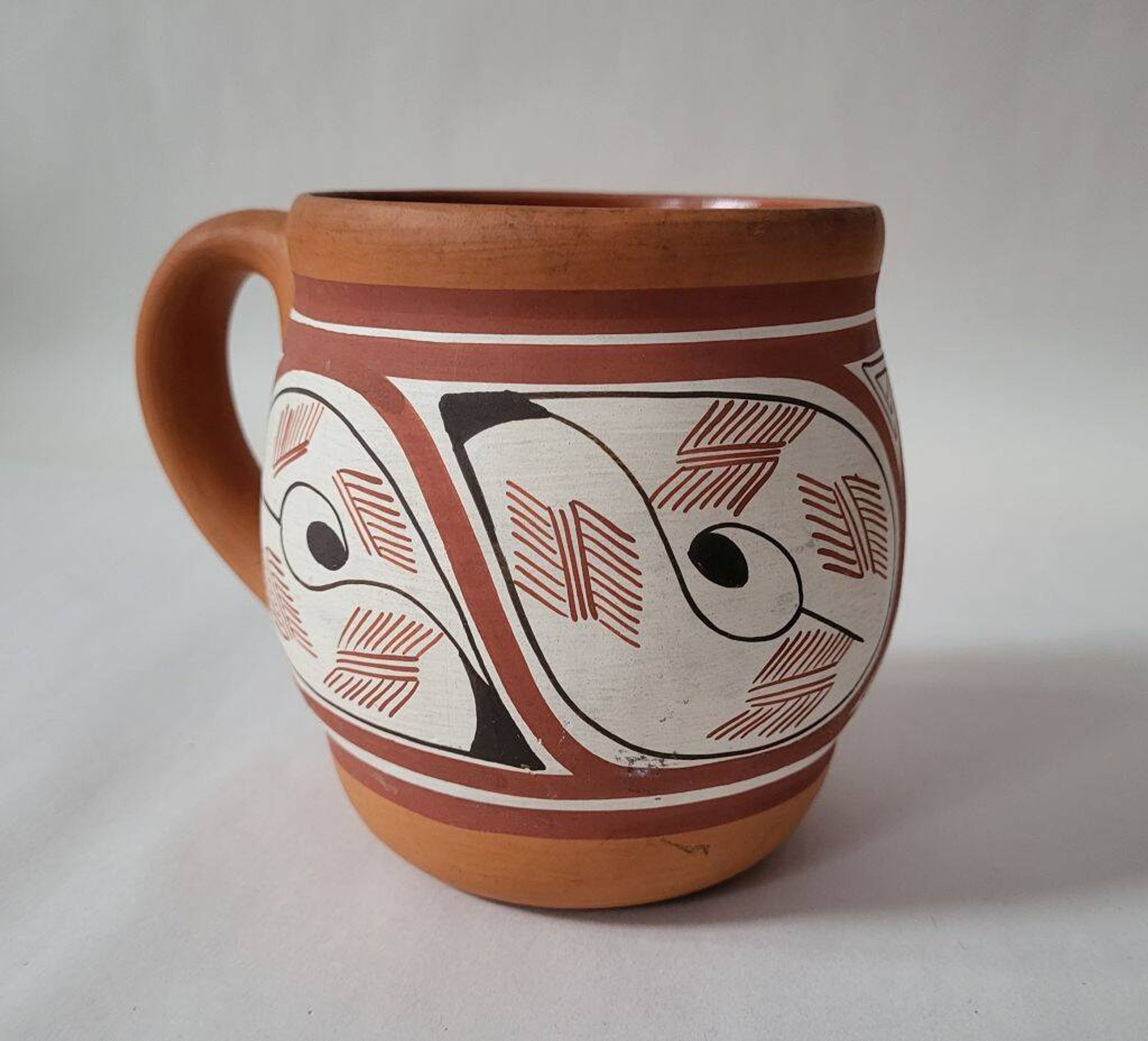 Pichet en céramique de poterie de studio signé