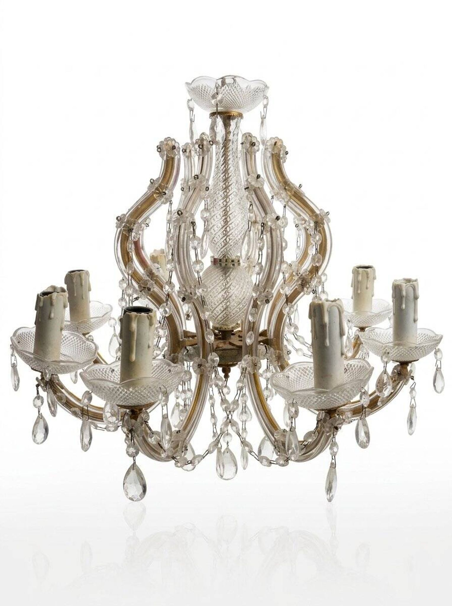Antique crystal chandelier with 8 lights and drop pendants -