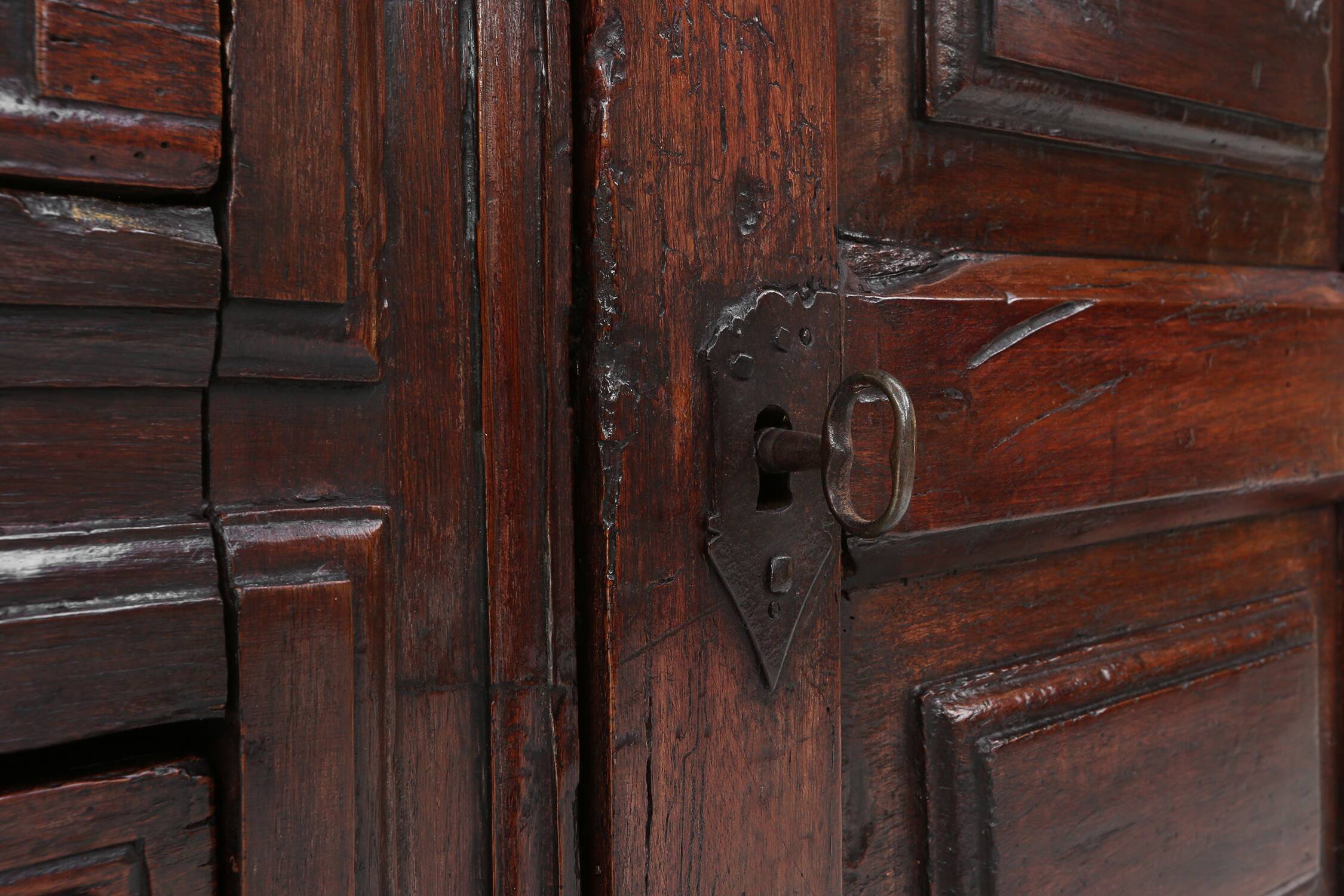Buffet géométrique français unique du 16ème siècle en chêne
