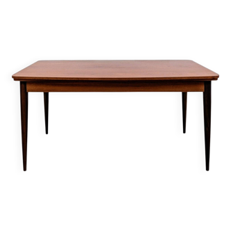 Table with two extensions.