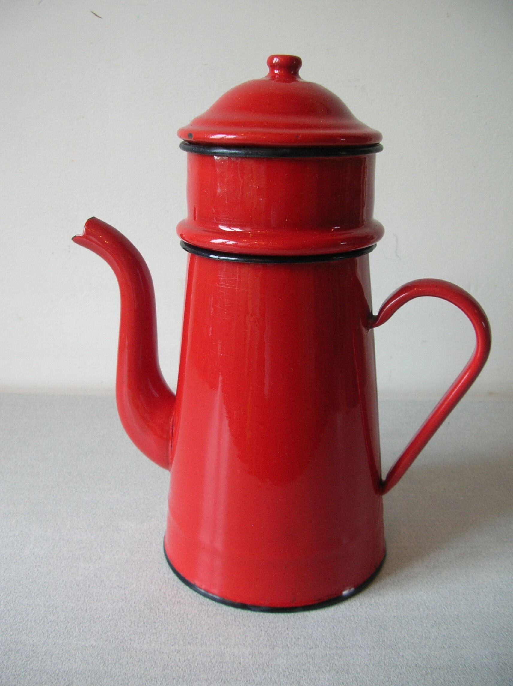 Old red enamelled coffee maker 27 cm deco retro kitchen farm countryside