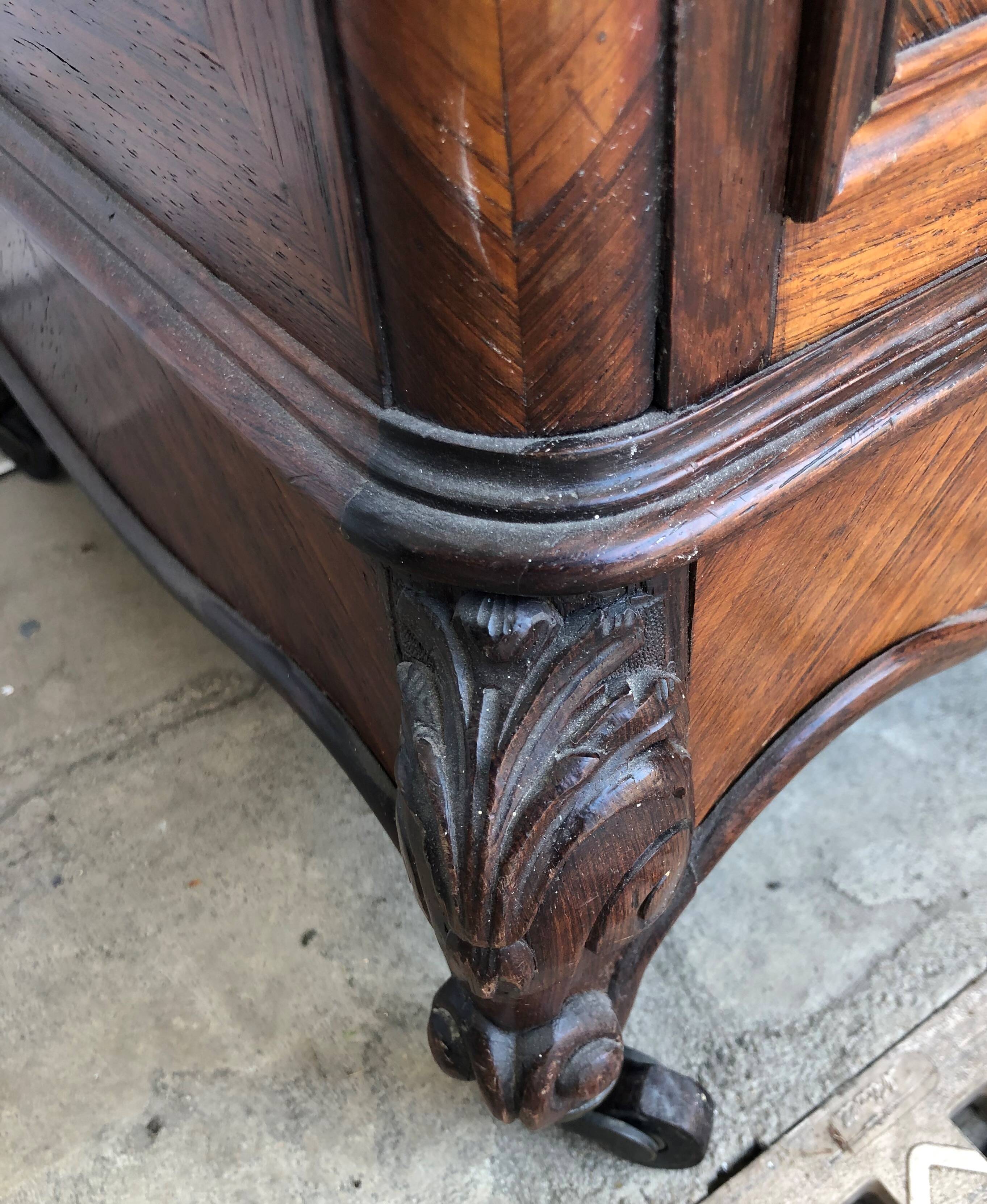 Bedside above marble with a niche and 4 drawers