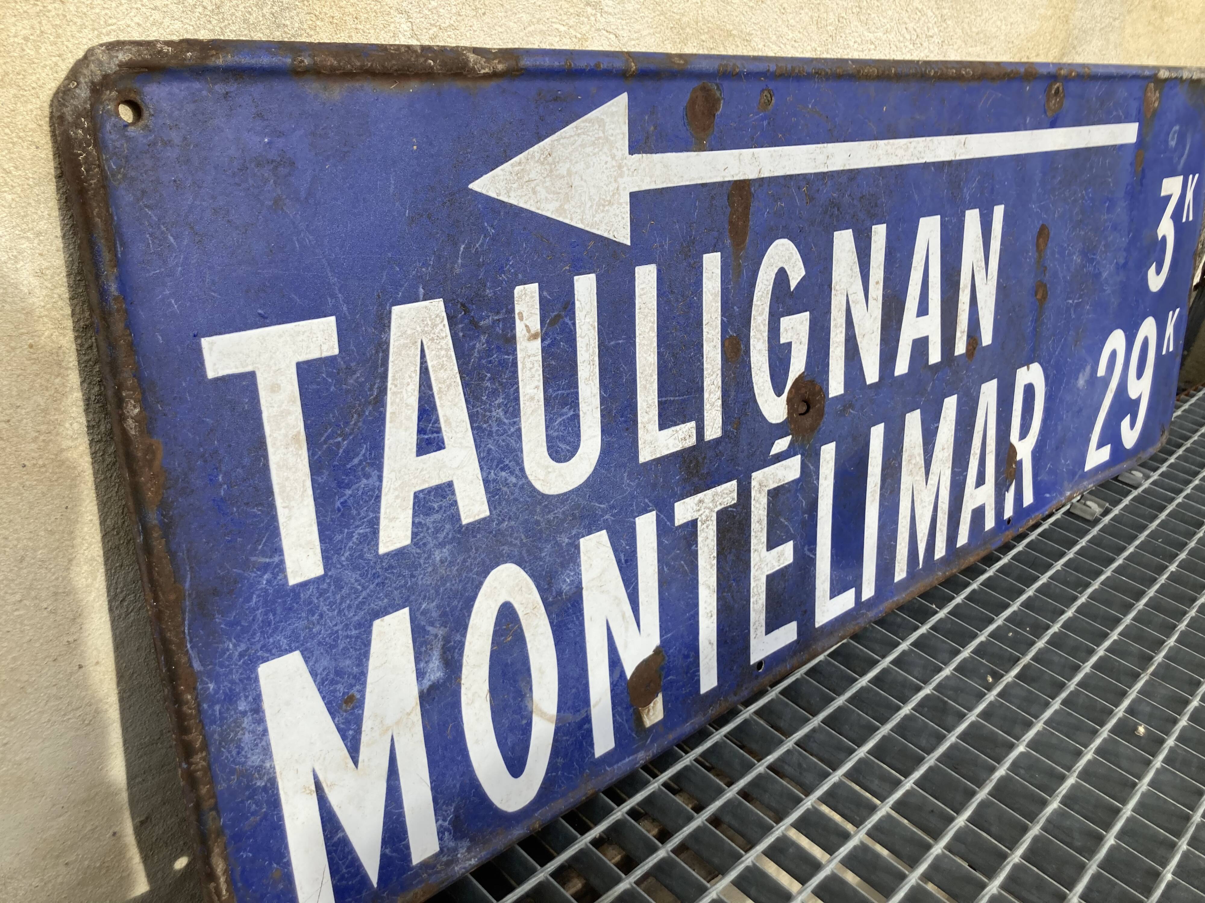 Vintage directional sign