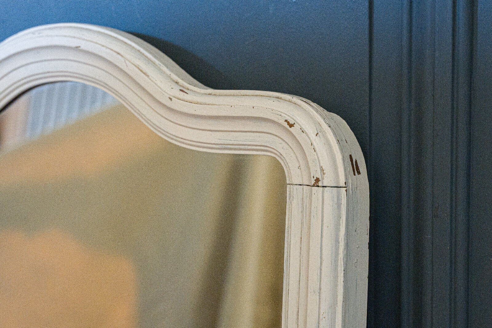 Wooden mirror Early twentieth Creamy white patina Original background