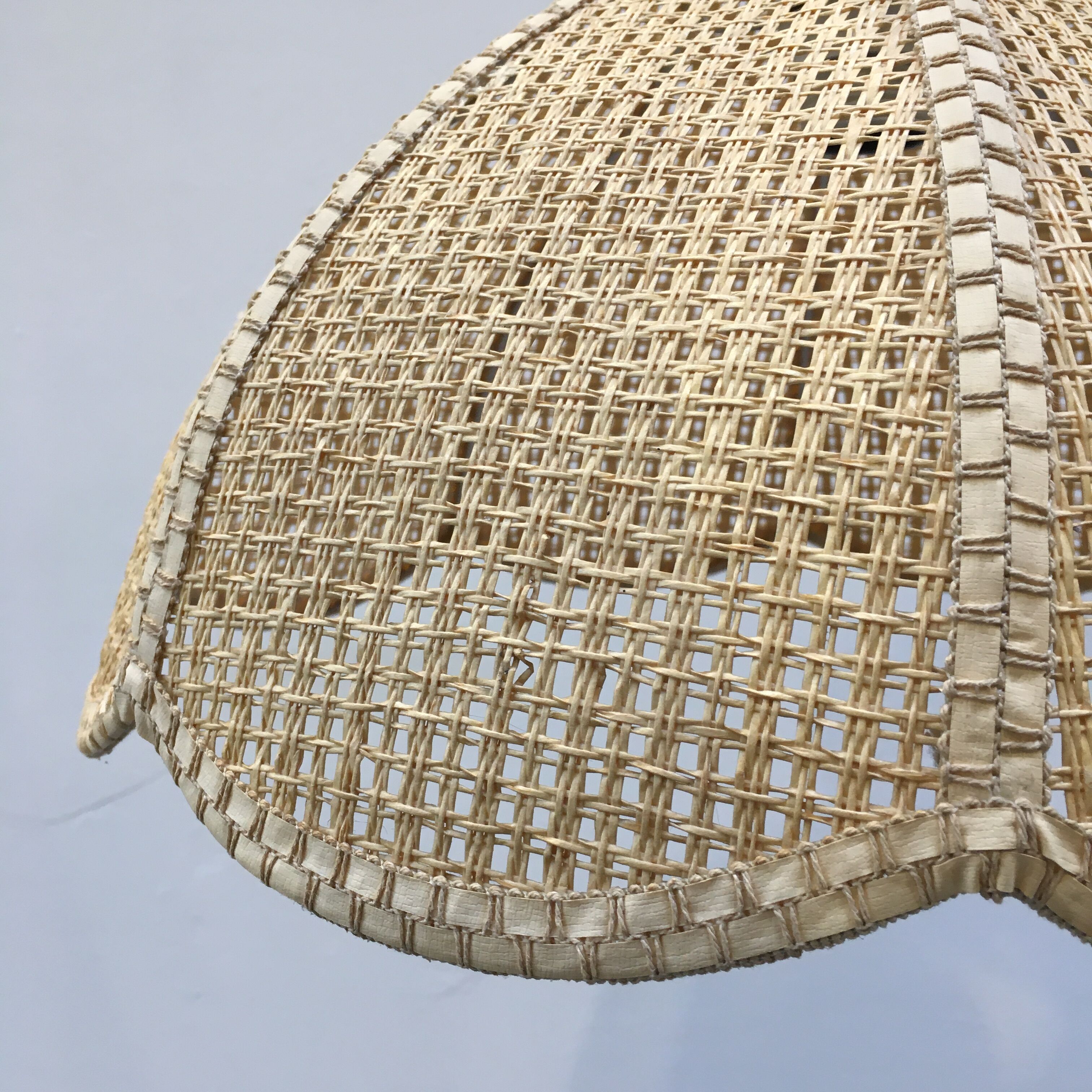 Vintage suspension in natural fibers