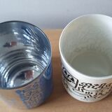 Paire de pots Keith Haring en opaline