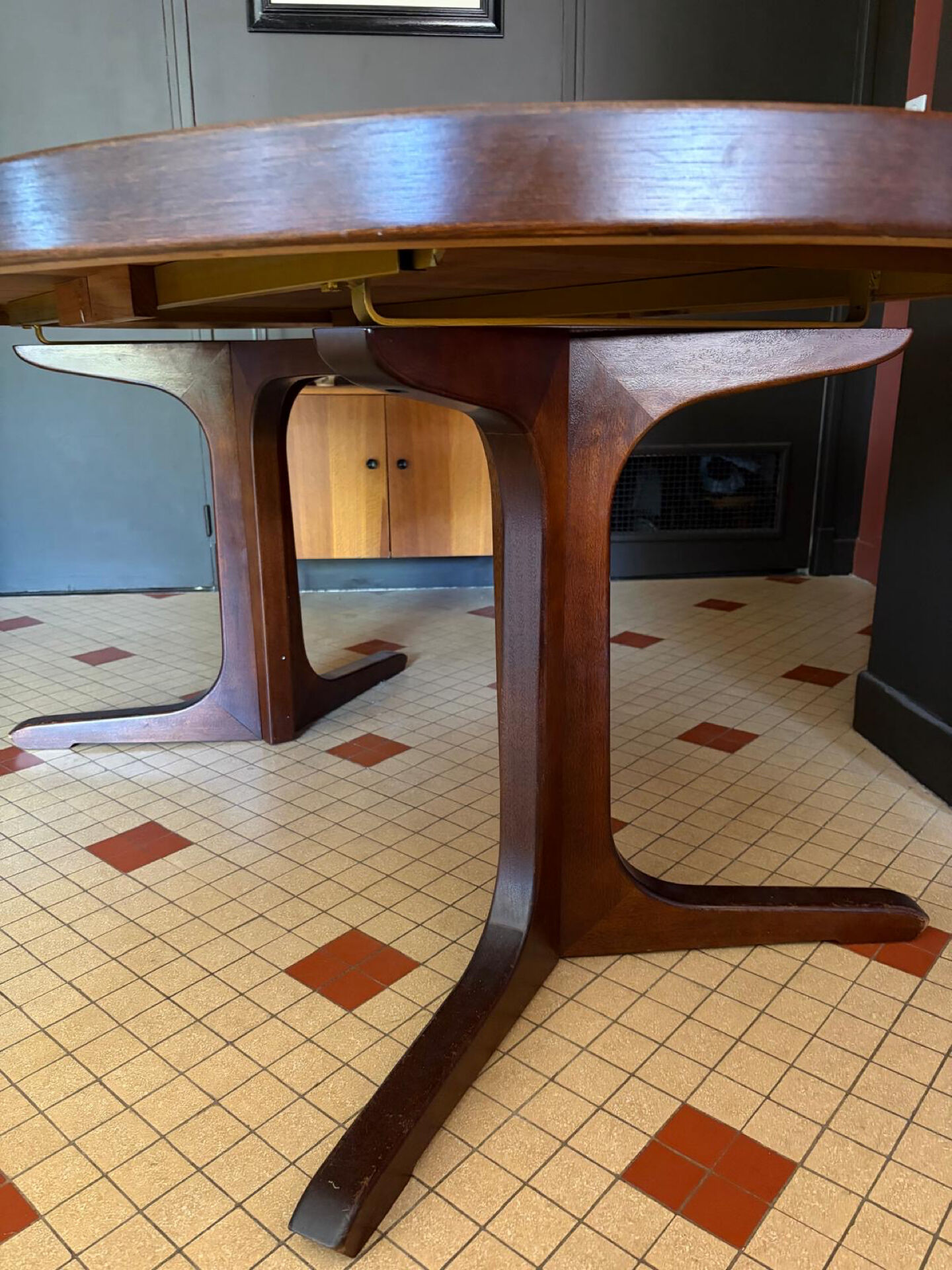 Baumann table with two extensions