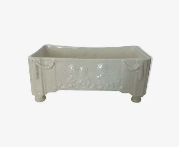 Jardiniere en faience craquelee decor de cherubins style louix xvi