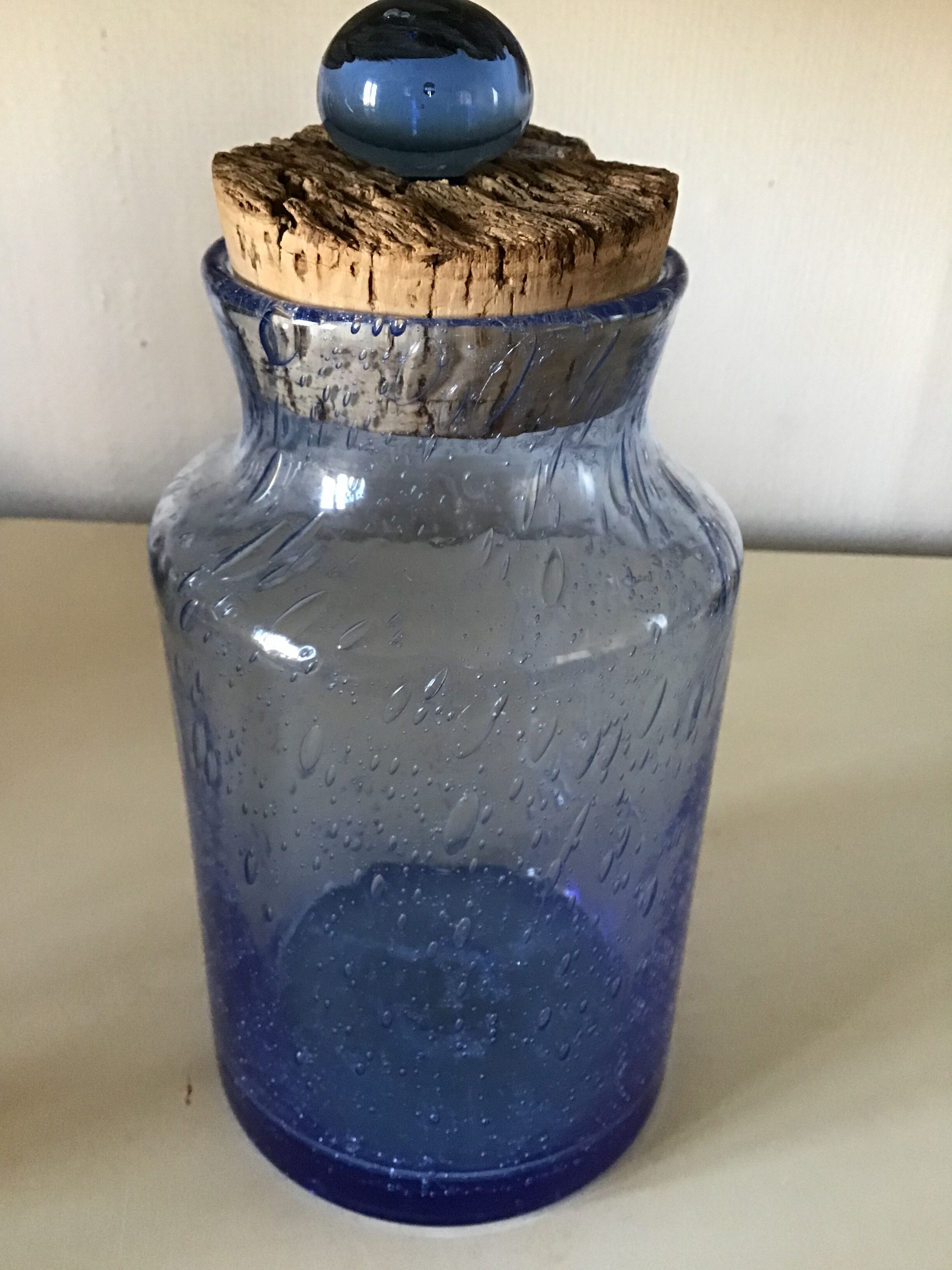 Bubble glass jar and biot breath