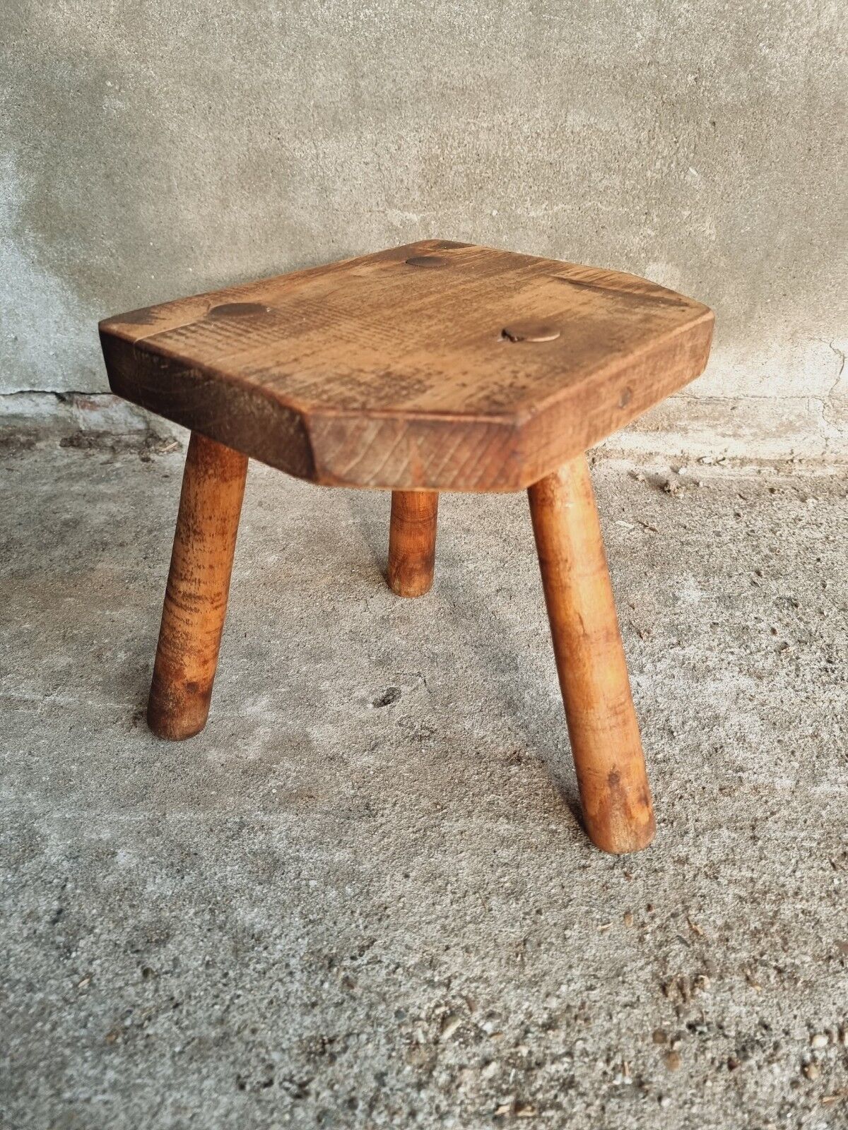 Brocante stool 3-legged plant table
